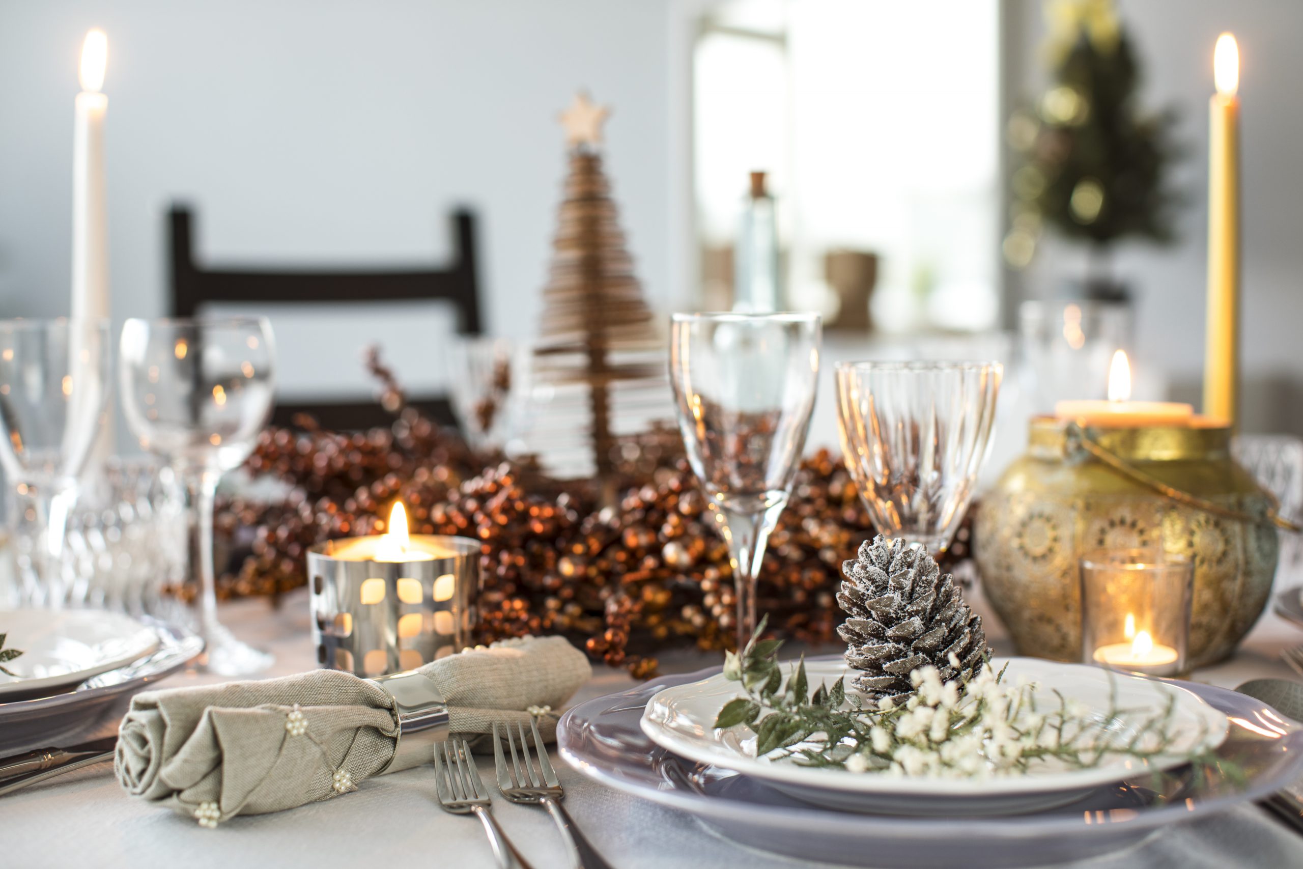 Table setting for christmas dinner